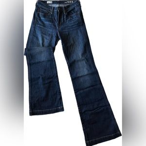 Gap High Rise Flare Jeans size 28/6R
